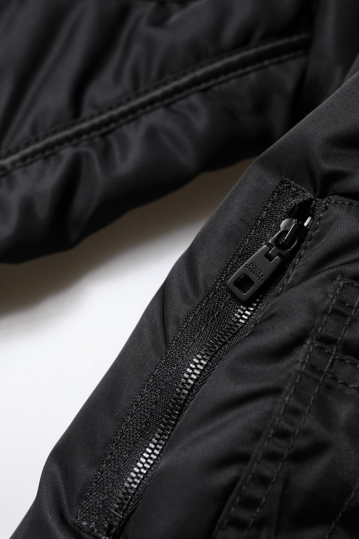 Dolce & Gabbana nylonjakke med bustierdetaljer – sort