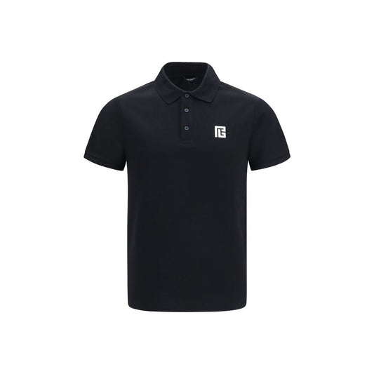 Sort polo set forfra med kort ærme og tre knapper samt lille hvidt emblem på brystet
