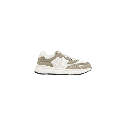 Lyse Armani Exchange sneakers med grågrønne paneler, set fra siden