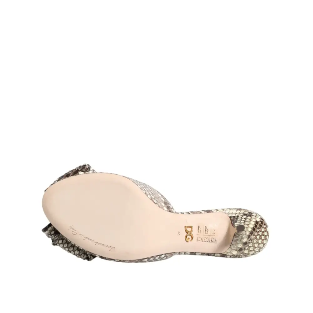 Gabbana multicolor Keira bow leather peep toe mule i sølv slangeskind med bue