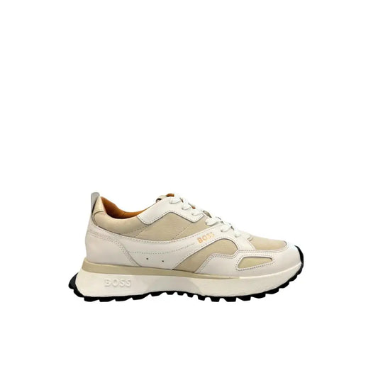 Hugo Boss white lædersneaker med cremetfarvet boss, hvid sål og guldlogo