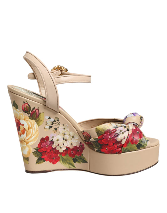 Dolce & Gabbana beige wedgesandaler i kalvelæder med blomsterdetaljer