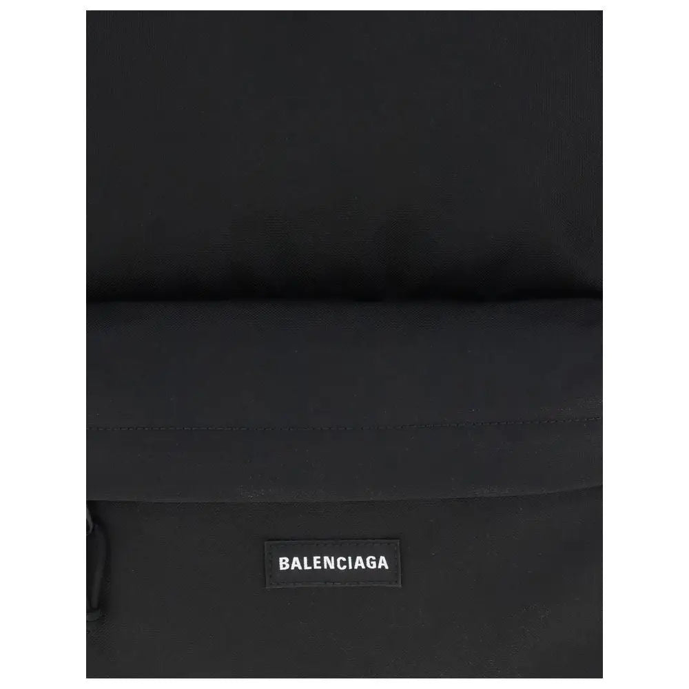 Balenciaga black polyamide backpack med minimalistisk design og subtil syning
