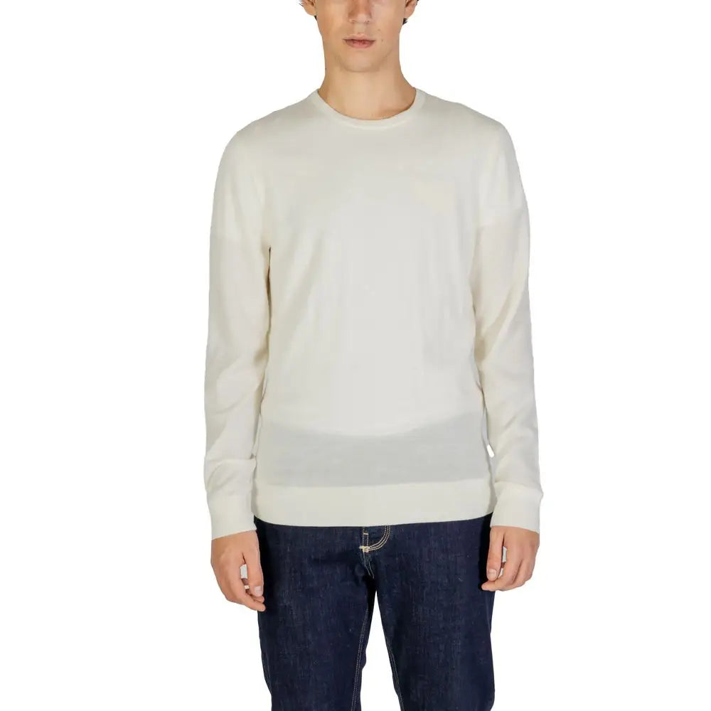 Minimalist Calvin Klein cream recycled wool crewneck sweater med glat strikketur og ribbed manchetter