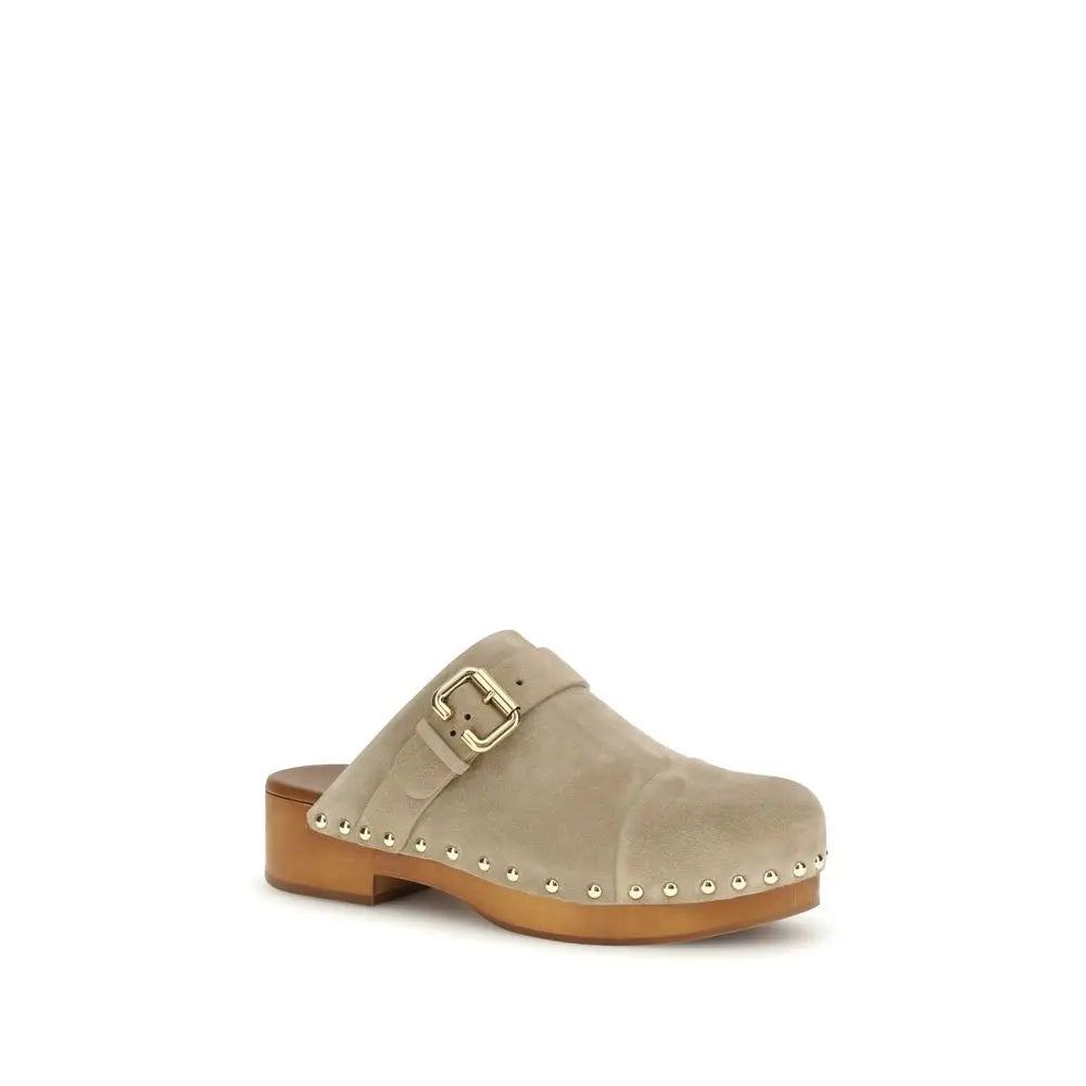 Chloé beige suede mule clog med guld-tone spænde og sølvstuds. Outlet mærkevarer, spar 30-70%