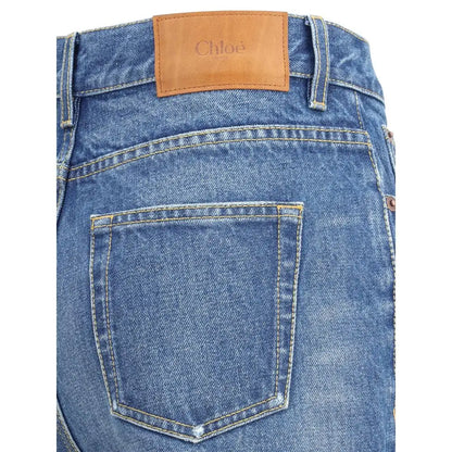 Chloé flare jeans med blå denim og tan læderpatch med Chloé-embossing