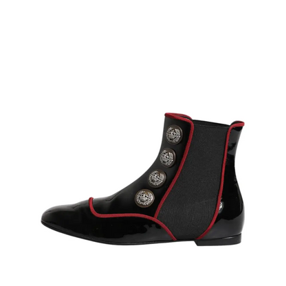 Dolce & Gabbana gabbana black jackie chelsea boots i sort patentlæder med rød piping og sølvknapper med hodeskallemotiv