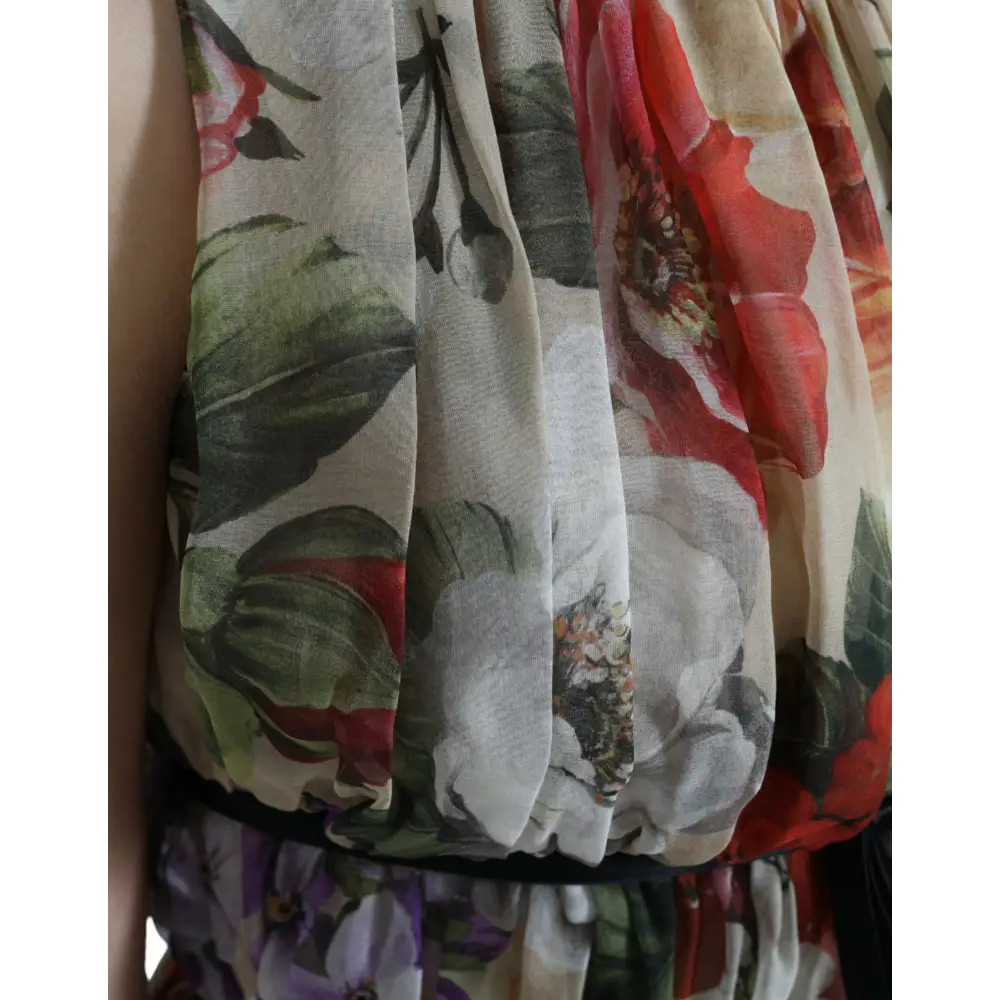 Dolce & Gabbana silk chiffon mini kjole med blomster i rød, grøn og hvid