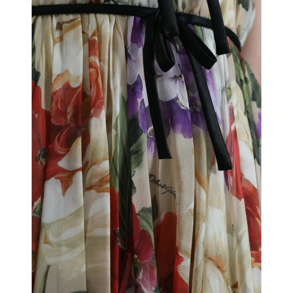 Dolce & Gabbana silk chiffon mini kjole med blomster i rød, lilla og creme