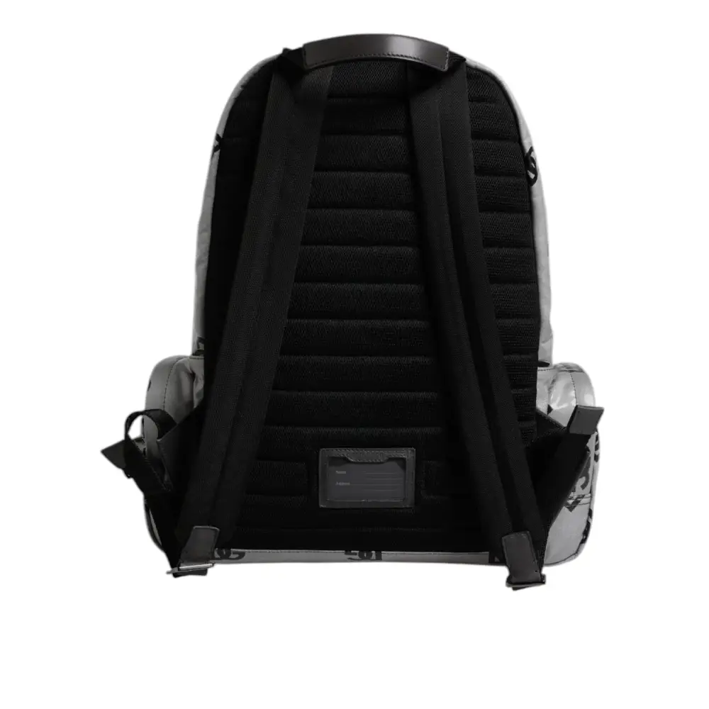 Elegant grå Dolce & Gabbana rygsæk med logo og polstret rygpanel