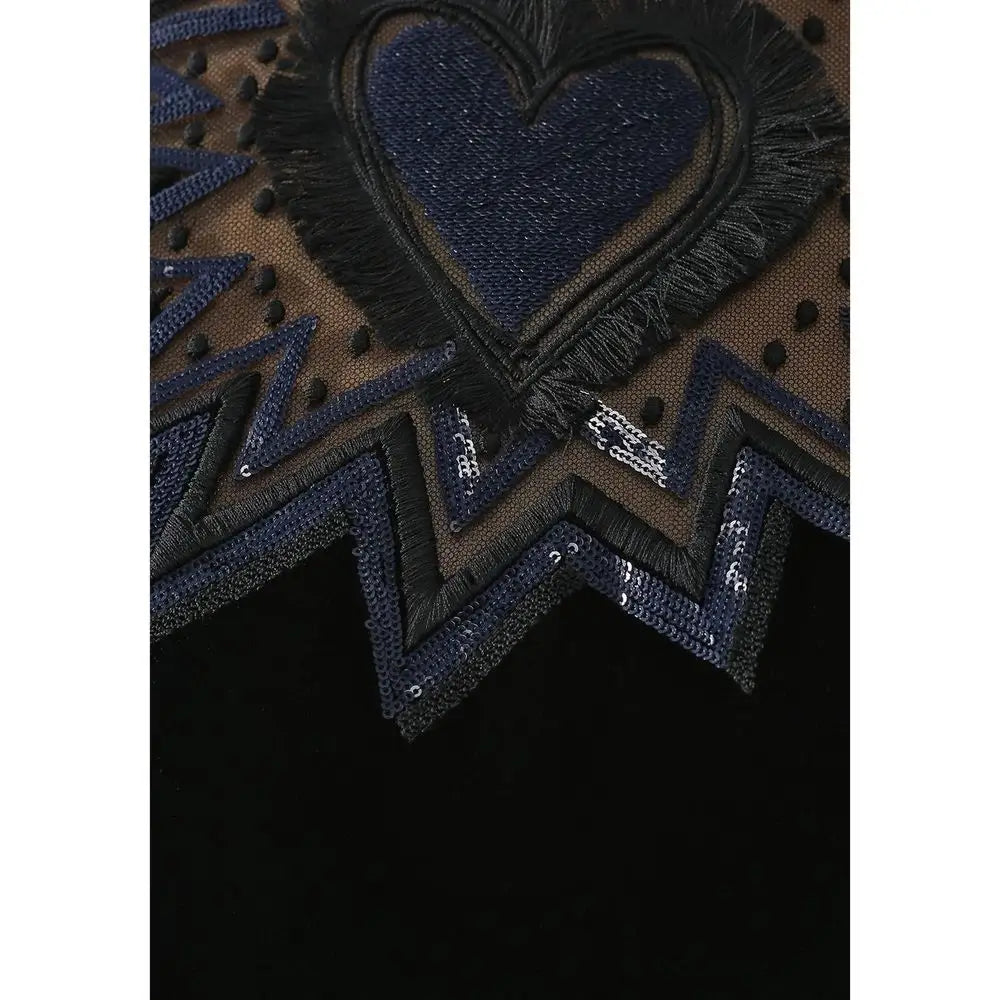 Mørk blå hjerteformet patch med frynsede kanter, sequins og zigzag i marine og sølv på Fendi black viscose cocktail dress