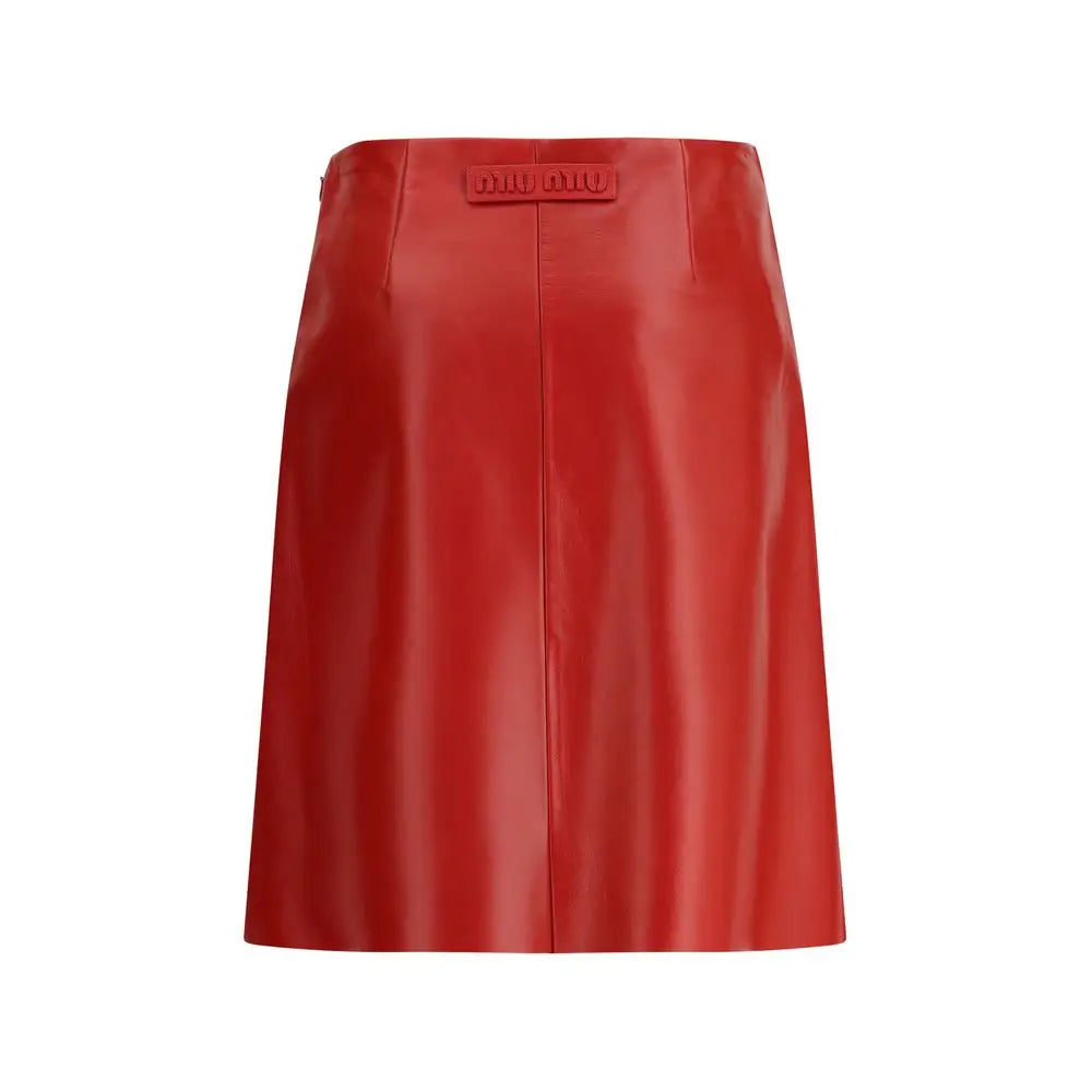 Glossy rød Miu Miu mini skirt med central søm og logo