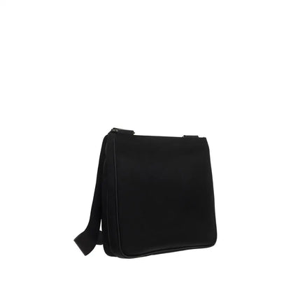 Prada sort black nylon skulder taske med minimalistisk design og justerbar strop