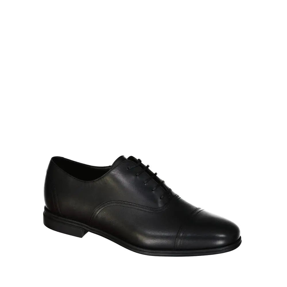 Salvatore Ferragamo sort læder Oxford med cap toe og poleret finish