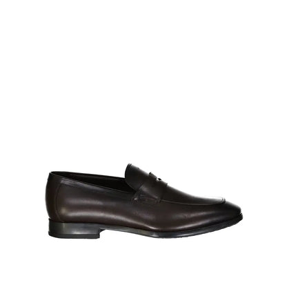 Salvatore Ferragamo sort læder loafer med poleret finish og slip-on design