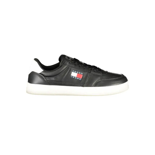 Tommy Hilfiger black lædersneakers med hvid gummisål og flag-logo